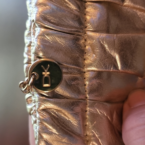 Donna Katen, Gold Hand clutch. - Picture 5 of 5